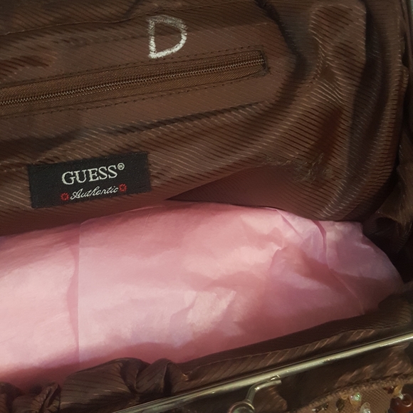 Guess Authentic purse - Picture 2 of 7